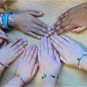 Bracelet de Poésie et de Perles Secrètes // mercredi, 25 juin 2025, 14:00
