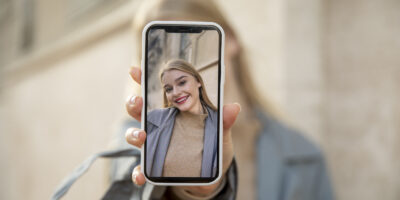Atelier Photo Adolescents (12-18 ans) : Le portrait au smartphone // vendredi, 28 août 2026, 16:30